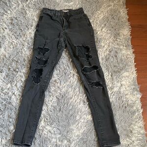 So black ripped skinny jeans